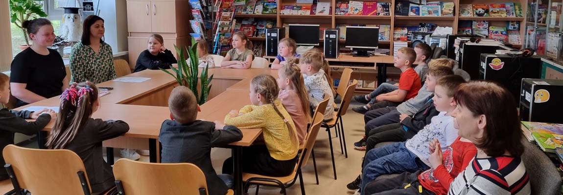 Spotkanie z bajką – pierwsza wizyta pierwszoklasistów w bibliotece gimnazjum