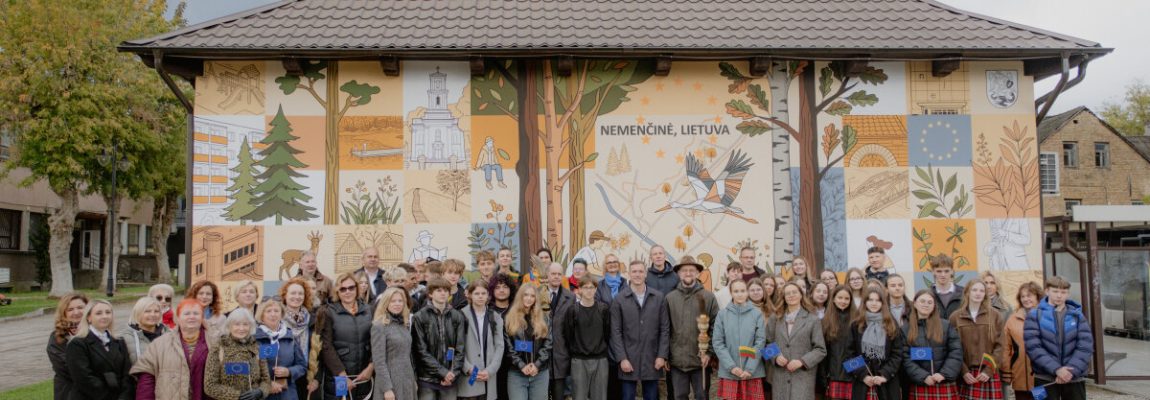 MEPA projekto mokiniai neofreskos pristatyme